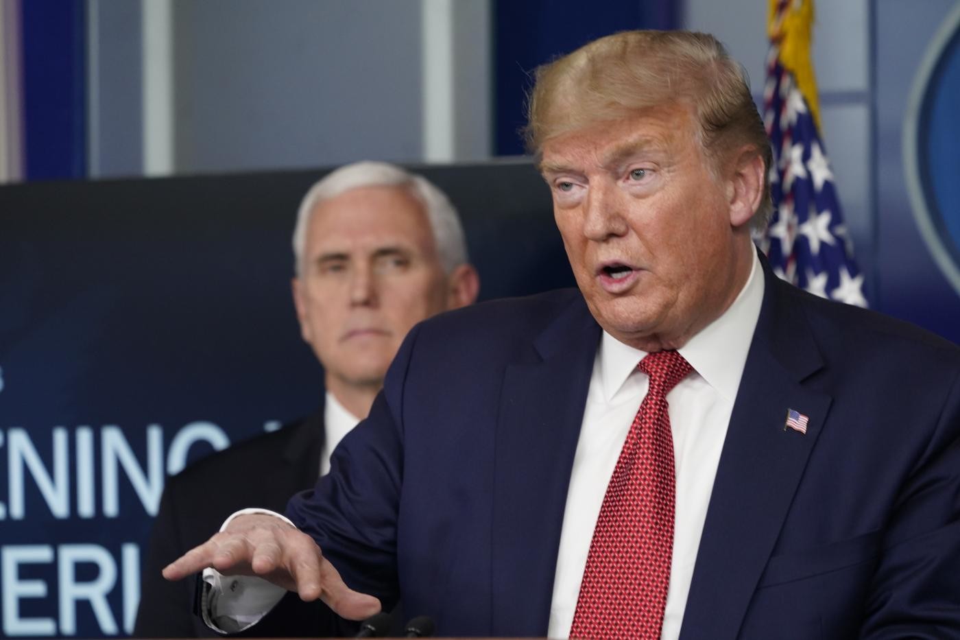 Coronavirus, 4.591 morti in 24 ore negli Usa. E Trump annuncia “riapertura”