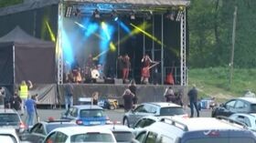 Coronavirus, in Germania un concerto stile drive-in