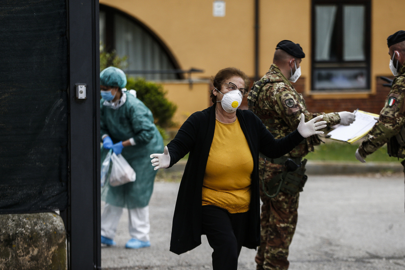 Coronavirus, Scontro Lombardia-Lazio su case di riposo. Fontana: Stesse delibere. Zingaretti: Falso