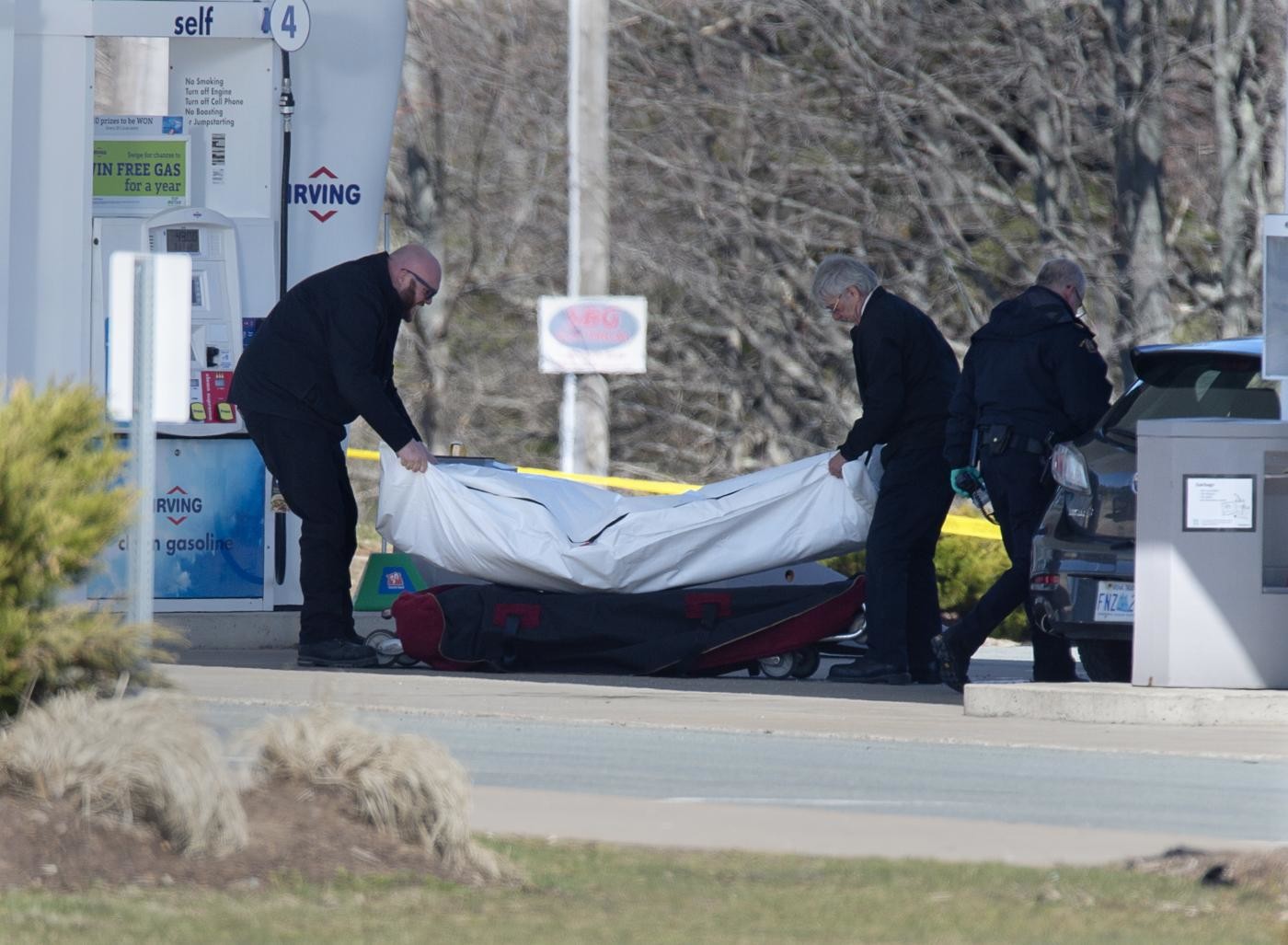 Canada, un uomo travestito da poliziotto spara: uccise 16 persone