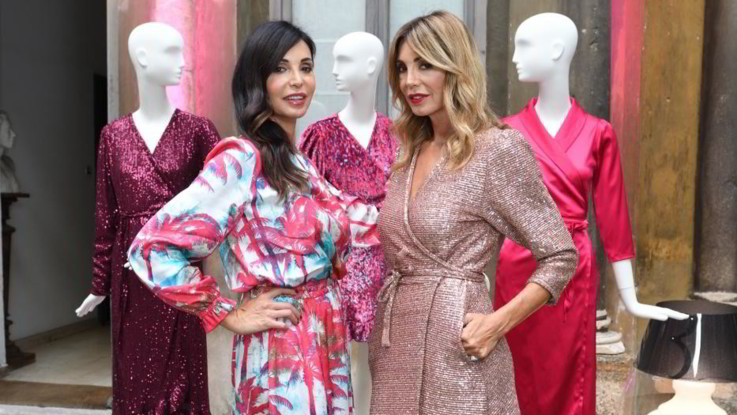 Moda, Le Twins: Produrre abiti real time ci ha salvato