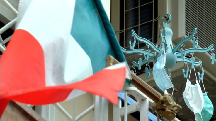 Il 25 aprile ai tempi del coronavirus: tricolore e 'Bella ciao' dal balcone