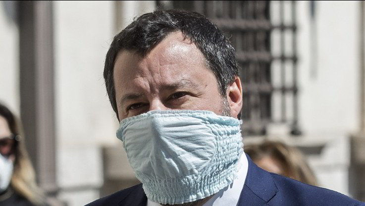 Salvini: "Mes inadeguato, vedremo se avrò ragione io che sono sciocco o Berlusconi"