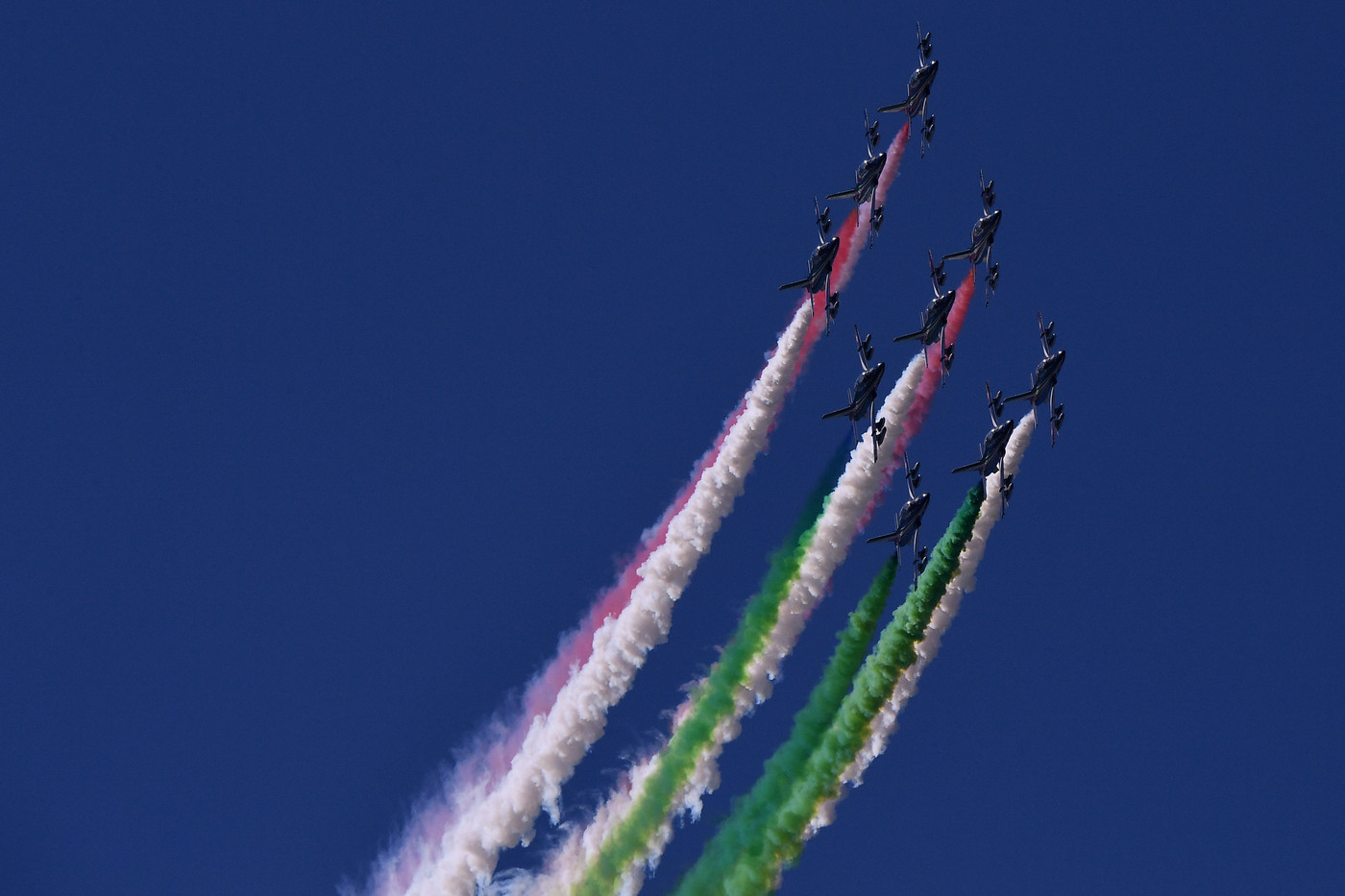 25 aprile lo spettacolo delle Frecce tricolori che sorvolano Roma