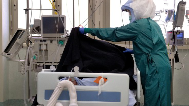Meno di 2 mila malati in terapia intensiva ma risale il numero morti