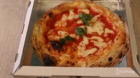 Coronavirus, a Napoli riaprono le pizzerie