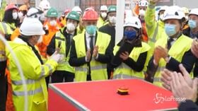 Ponte di Genova: varata l’ultima campata con Conte, De Micheli e vertici Salini-Impregilo e Fincantieri