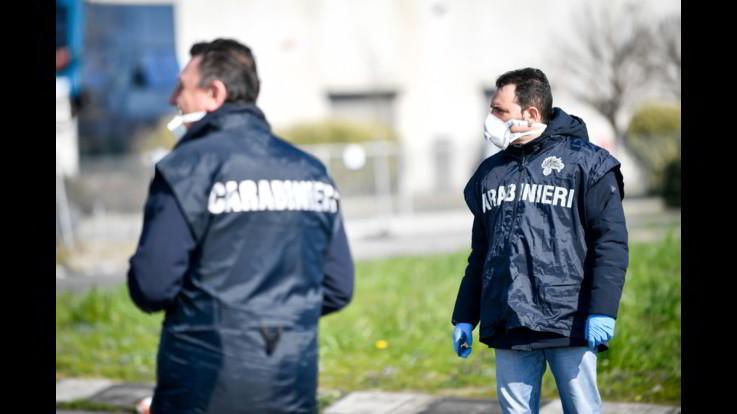 Milano: 80enne colpisce la moglie con martello e si ferisce, sono entrambi gravi