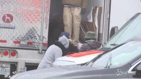 Coronavirus, a New York scoperti cadaveri stipati dentro alcuni camion