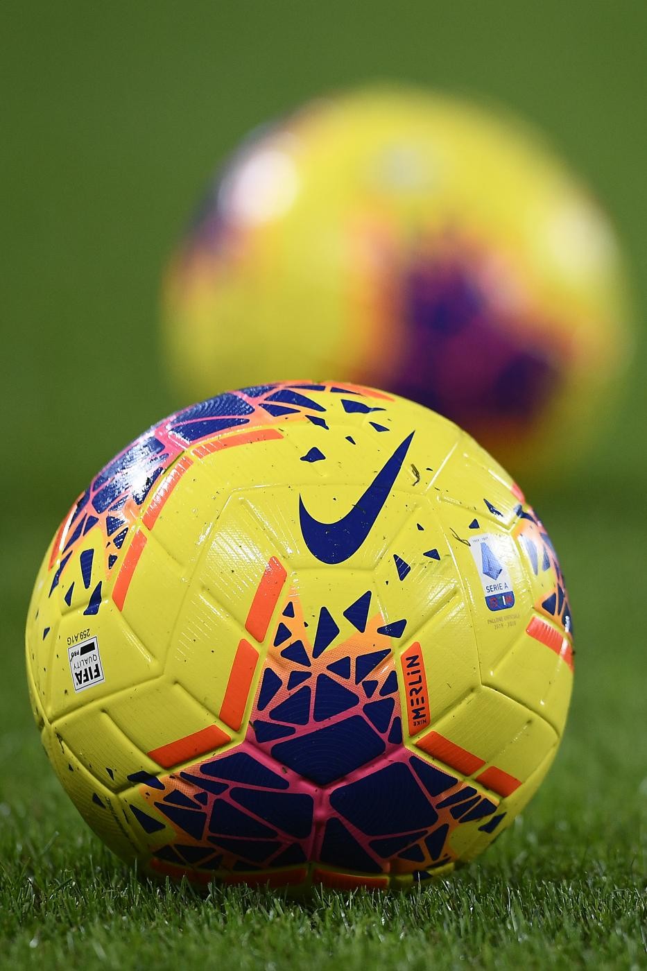 Calcio, Lega A: “Portiamo a termine stagione”
