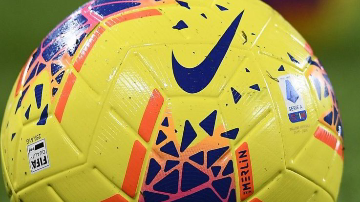 Calcio, Lega A: "Portiamo a termine stagione"