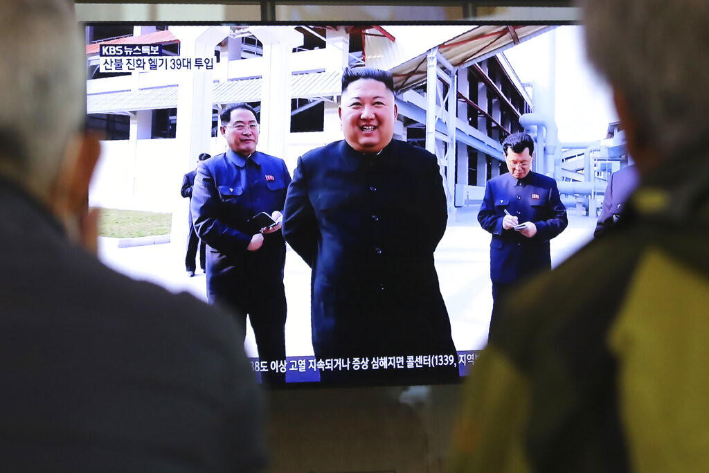 Corea del Nord, Kim riappare in pubblico