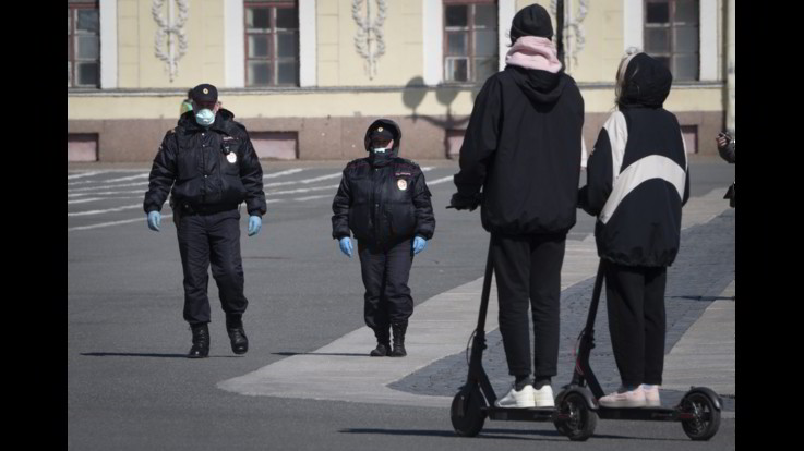 Picco di contagi in Russia, l'UE spinge sul Patto del Vaccino