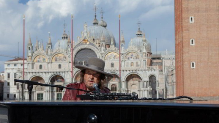 Coronavirus, Venezia: Zucchero canta l'inedito "Amore adesso!" in una Piazza San Marco deserta
