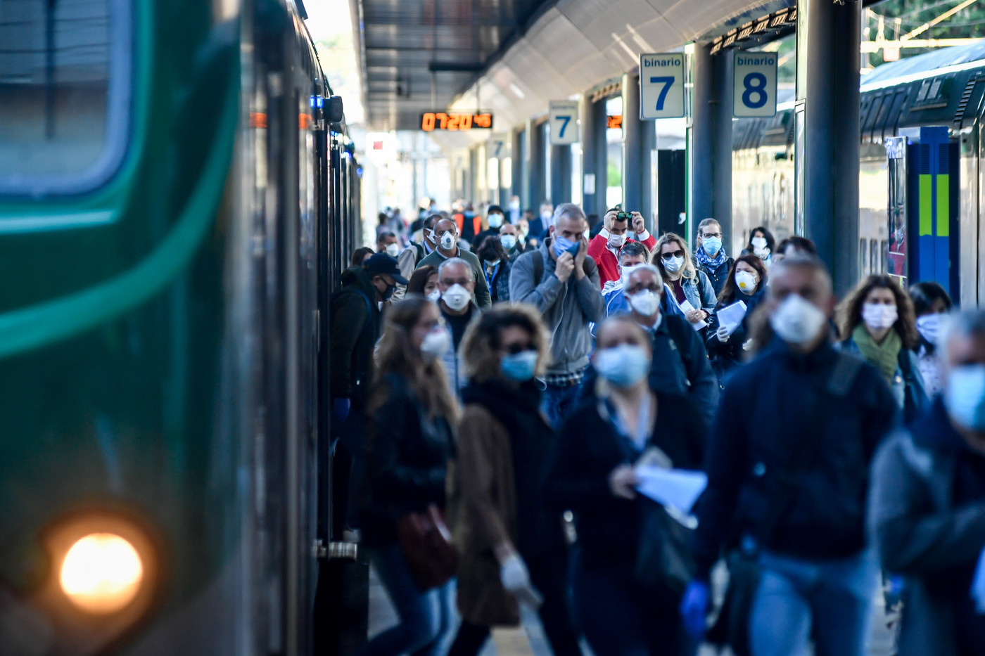 Coronavirus, Fase 2. Migliaia di pendolari verso Milano