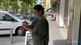 Fase 2, il primo cappuccino servito a Milano: “Un rito per tornare alla normalità”