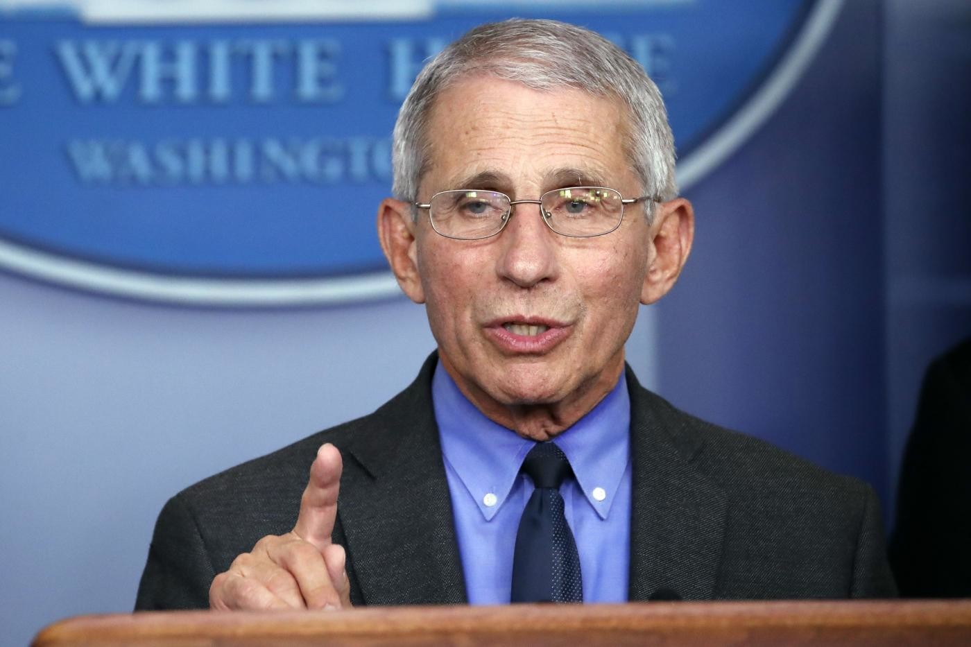 Coronavirus, Fauci contro Trump: Virus non creato in laboratorio in Cina
