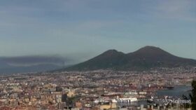 Napoli, incendio alla fabbrica Adler: un morto e tre feriti