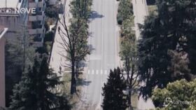 “Così Soli” sul Nove: le immagini in anteprima del documentario inedito sull’impossibilità del lutto