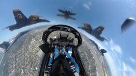 Coronavirus, le acrobazie dei jet militari omaggiano i lavoratori della sanità a New Orleans