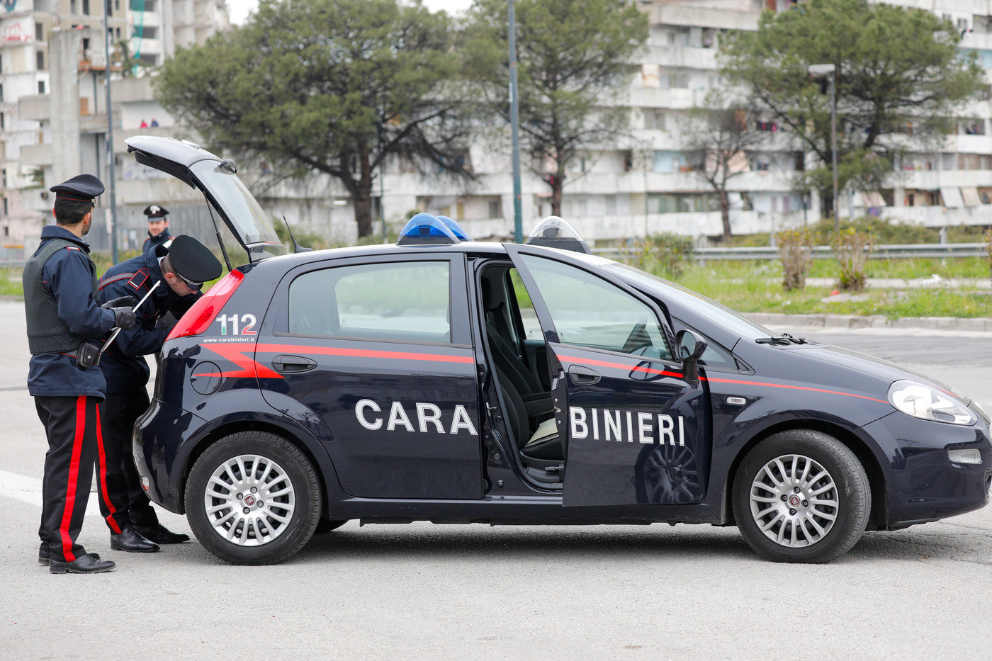 Brescia, marito uccide moglie in casa davanti a figli piccoli