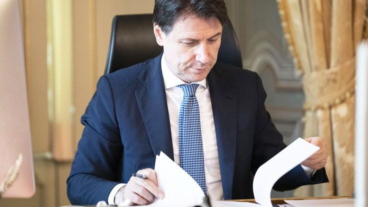 Decreto e linee guida riaperture. Sul tavolo del CDM le nuove disposizioni
