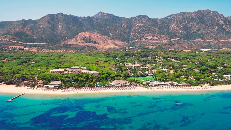 Forte Village, vacanze serene con tamponi e test sierologici per i clienti