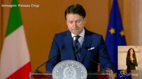 Conte: “Da lunedì via le autocertificazioni, liberi spostamenti nella Regione”