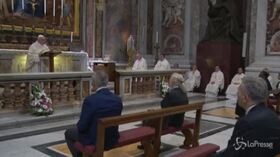 San Pietro, Papa Francesco celebra i 100 anni di Wojtyla