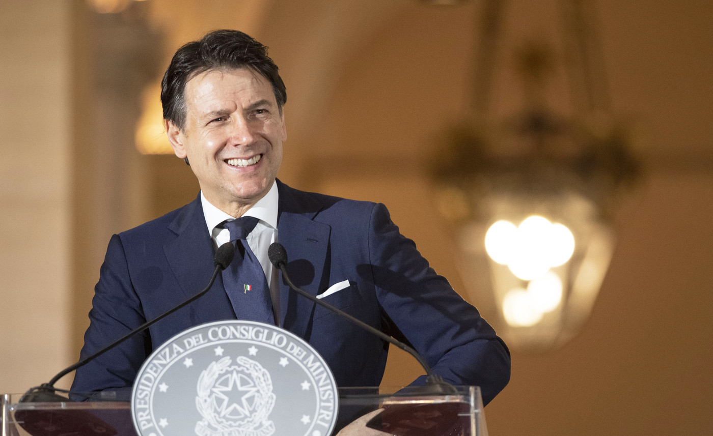 Decreto Rilancio, Mattarella firma. Conte sente Macron: linea comune e ambiziosa