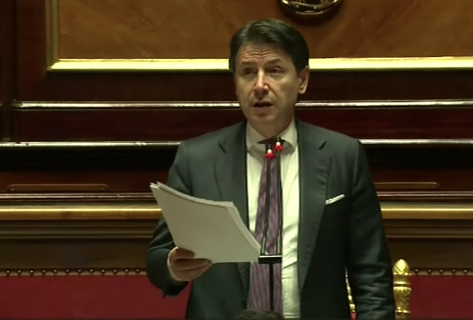 Conte punta su semplificazione e opere pubbliche. Vacanze? Fatele in Italia