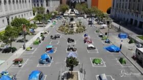 Coronavirus, San Francisco consente accampamenti in tende ai senzatetto