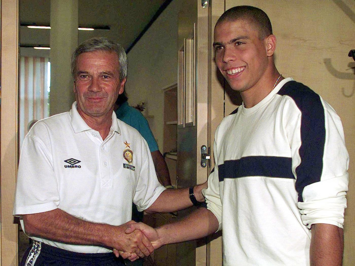Calcio piange Simoni, con Inter di Ronaldo vinse Coppa Uefa e sfiorò scudetto