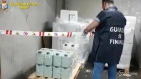 Napoli, sequestrato sito di stoccaggio falsi igenizzanti