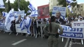 Processo a Netanyahu, la protesta dei manifestanti tra favorevoli e contrari