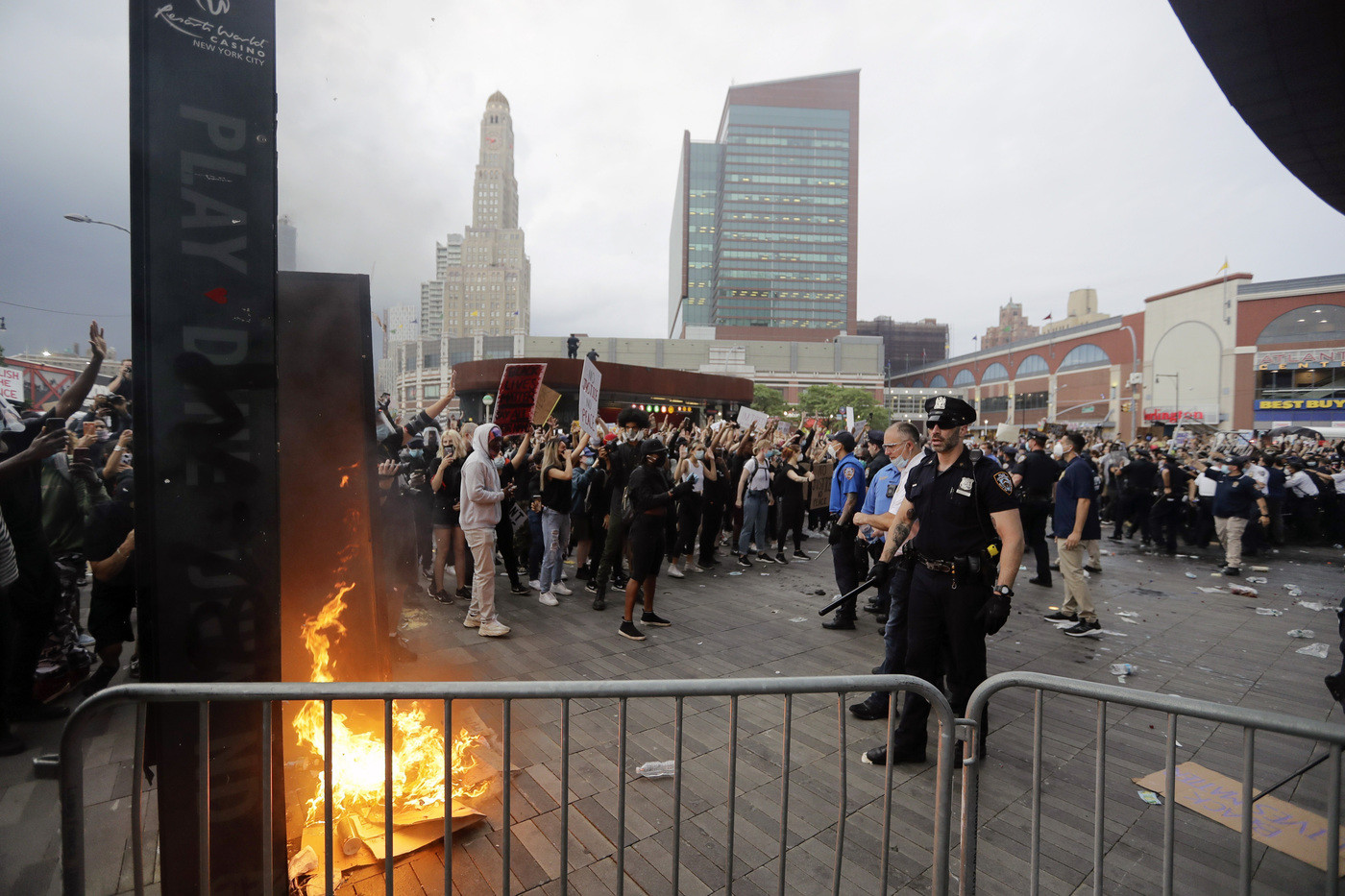 Usa, la protesta non si placa e infiamma l’intero Paese
