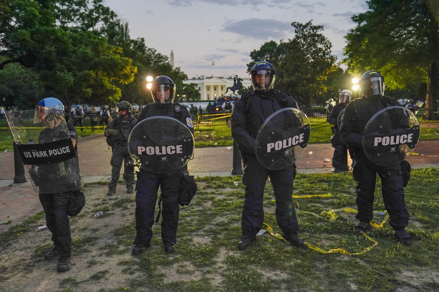 Morte Floyd, in USA dilaga la protesta. Scontri in tutto il Paese