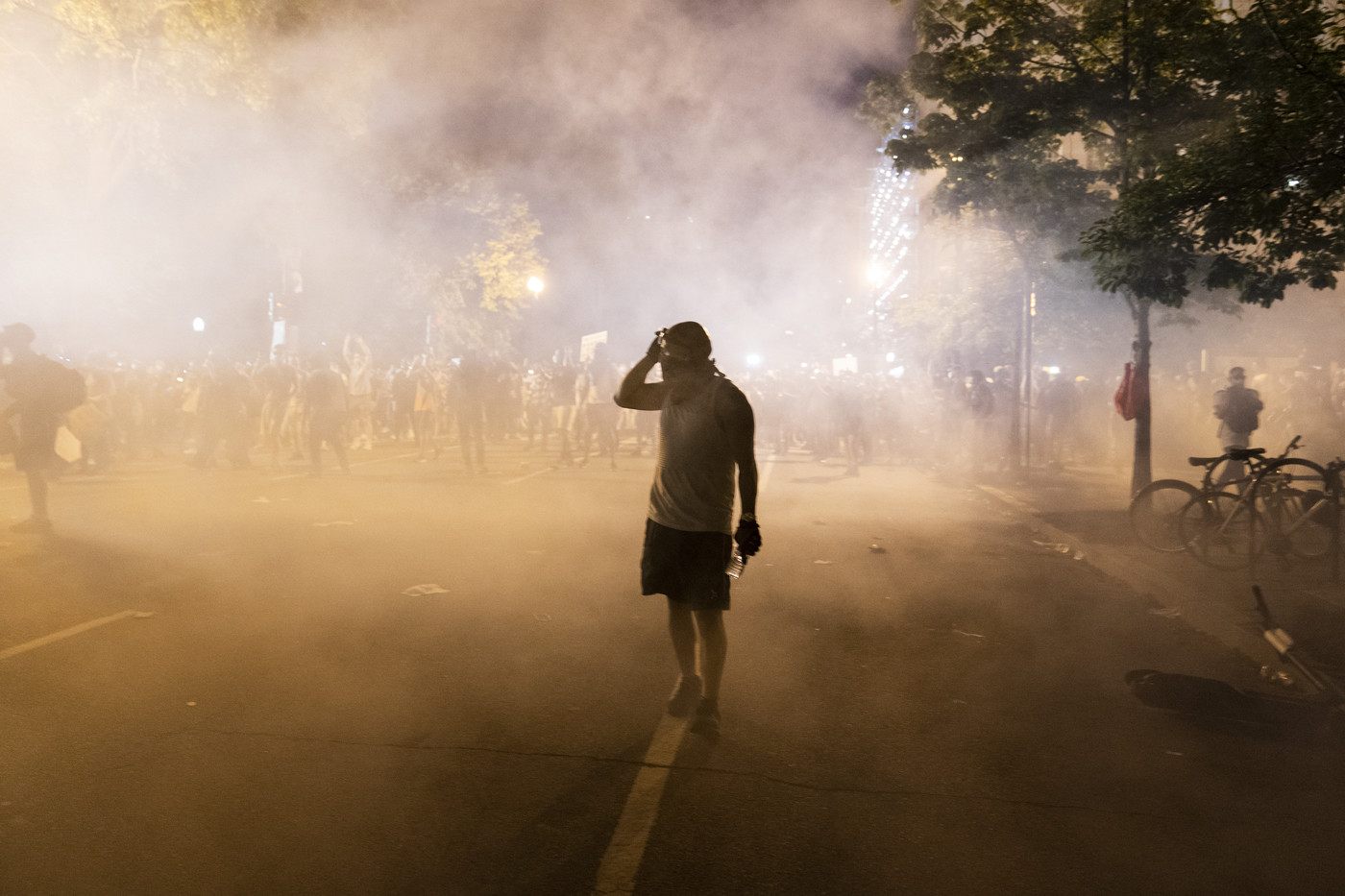 Usa, dilagano protesta e scontri. Polemiche sul pugno di ferro della polizia