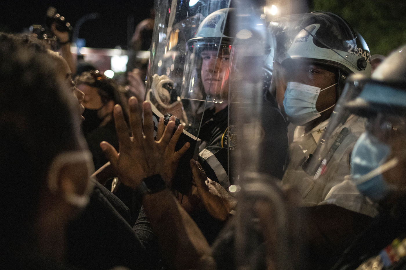 Usa, Trump minaccia uso dell’esercito contro le proteste. Morti e feriti in scontri