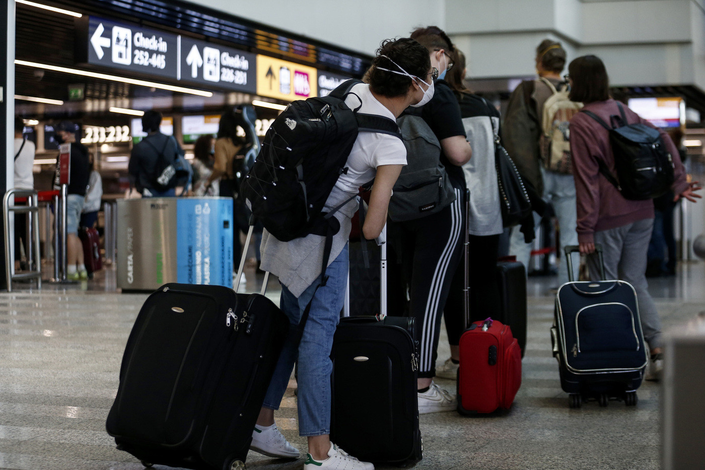 Fase 3, Alitalia riprende a pieno regime i voli con Sardegna a Sicilia