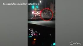 Polizia violenta negli Usa, spunta il video di un altro afroamericano ucciso dagli agenti