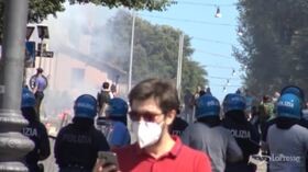 Ultrà e Forza Nuova in piazza a Roma, scontri al Circo Massimo