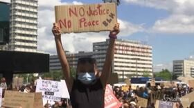 Morte Floyd, in migliaia manifestano in piazza a Berlino