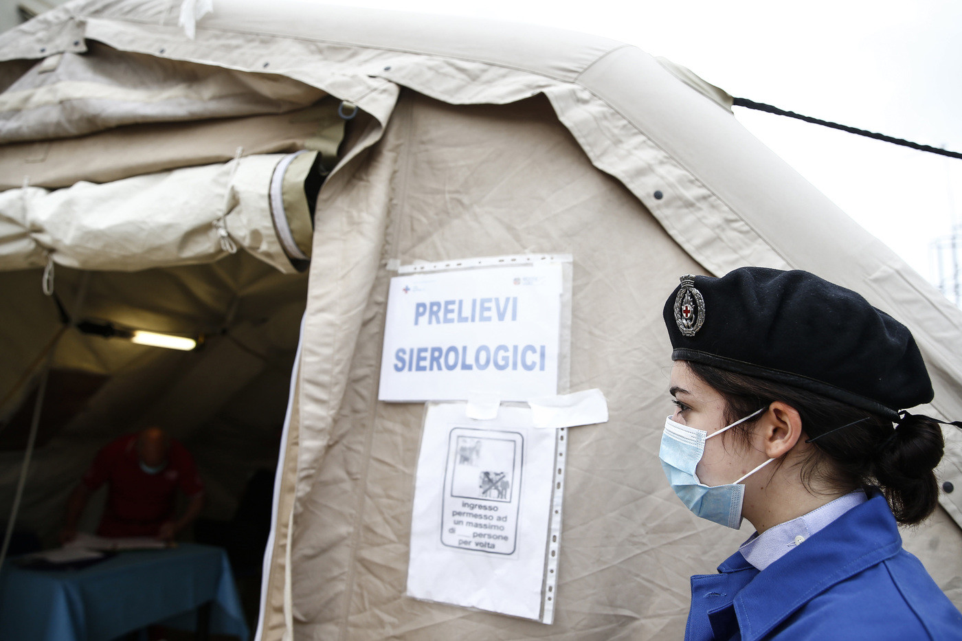 Contagi in forte calo. Iss: Epidemia non conclusa, ancora focolai