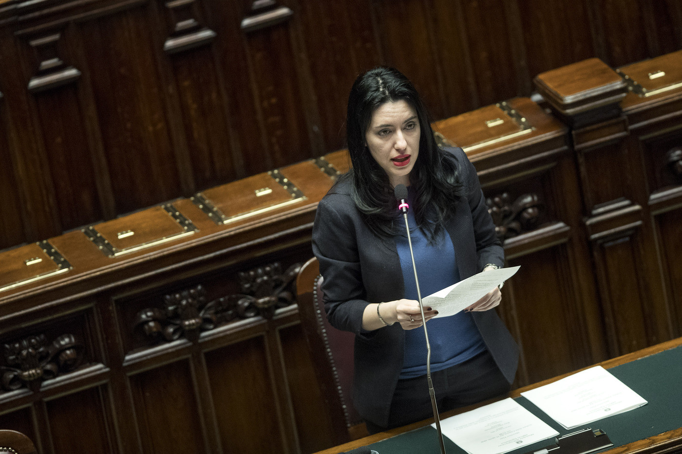 Scuola, Azzolina: “Mai pensato a studenti in cabine di plexiglass”