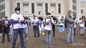 La protesta degli infermieri milanesi: “Da eroi siamo diventati fantasmi”