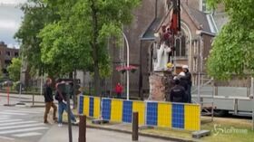 Belgio, ad Anversa rimossa la statua di Re Leopoldo II dopo vandalismi