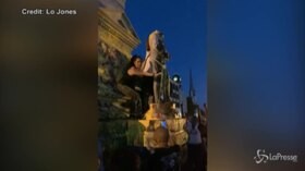 Morte Floyd, Virginia: abbattute le statue di 4 confederati e del presidente Davis