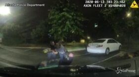 Atlanta, i video della polizia sulla morte di Brooks: il tentativo di fuga e gli spari