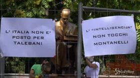 Milano, Fratelli d’Italia in visita a statua Montanelli: “Rendiamo omaggio a grande giornalista italiano”